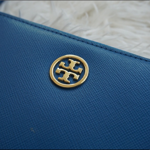 Tory Burch Blue Smartphone Wristlet - Picture 3 of 5